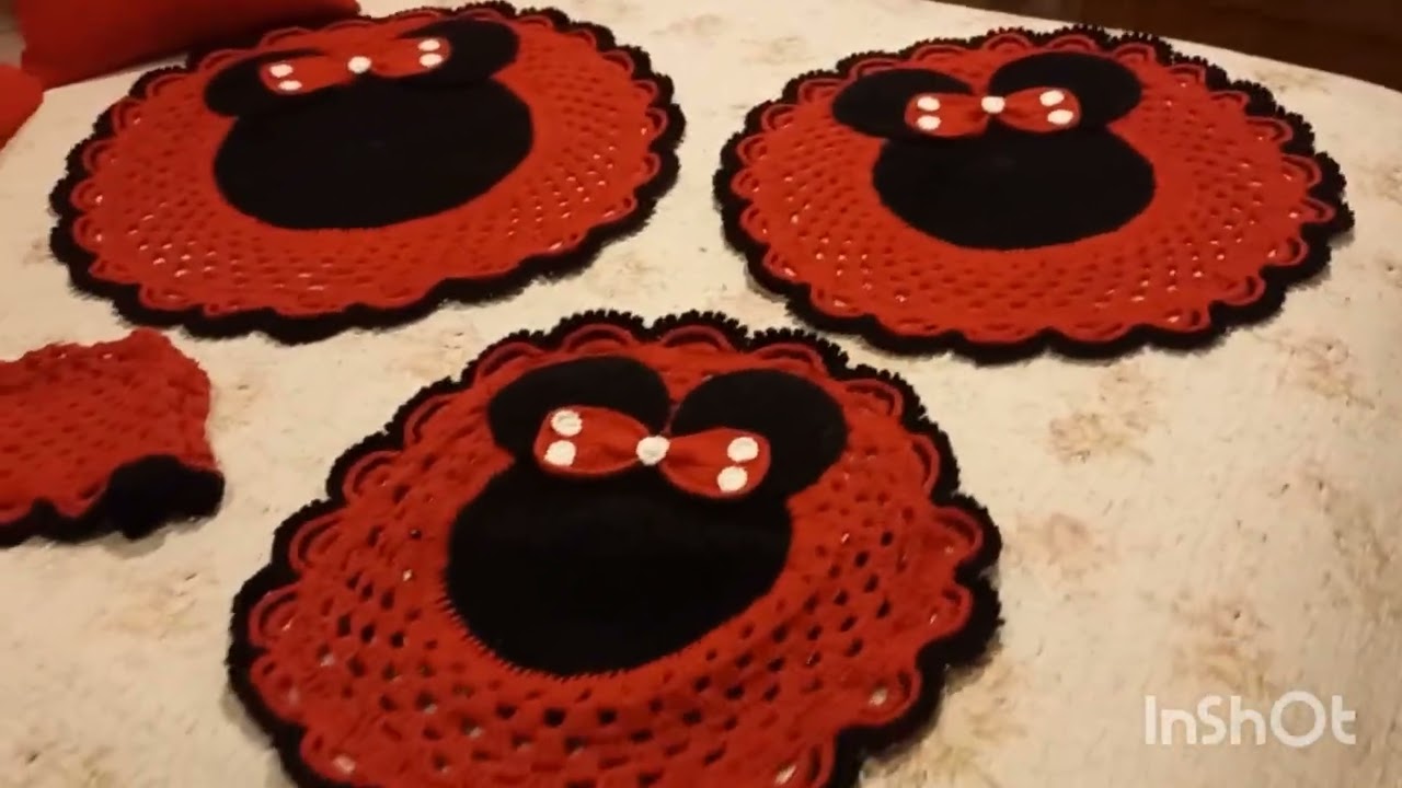 Jogo de banheiro da Minnie em Crochê.🥰