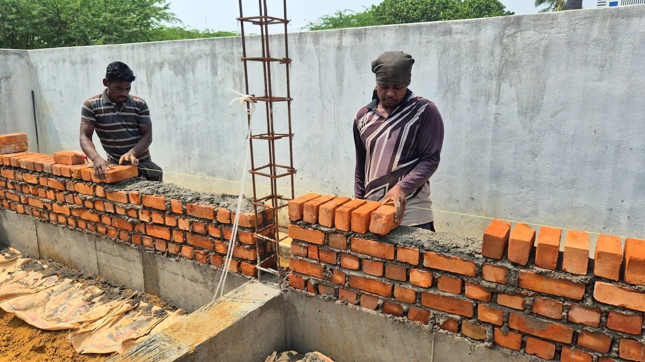 Строительство кирпичной стены в подвальном помещении однокомнатной квартиры с армированием колонн...