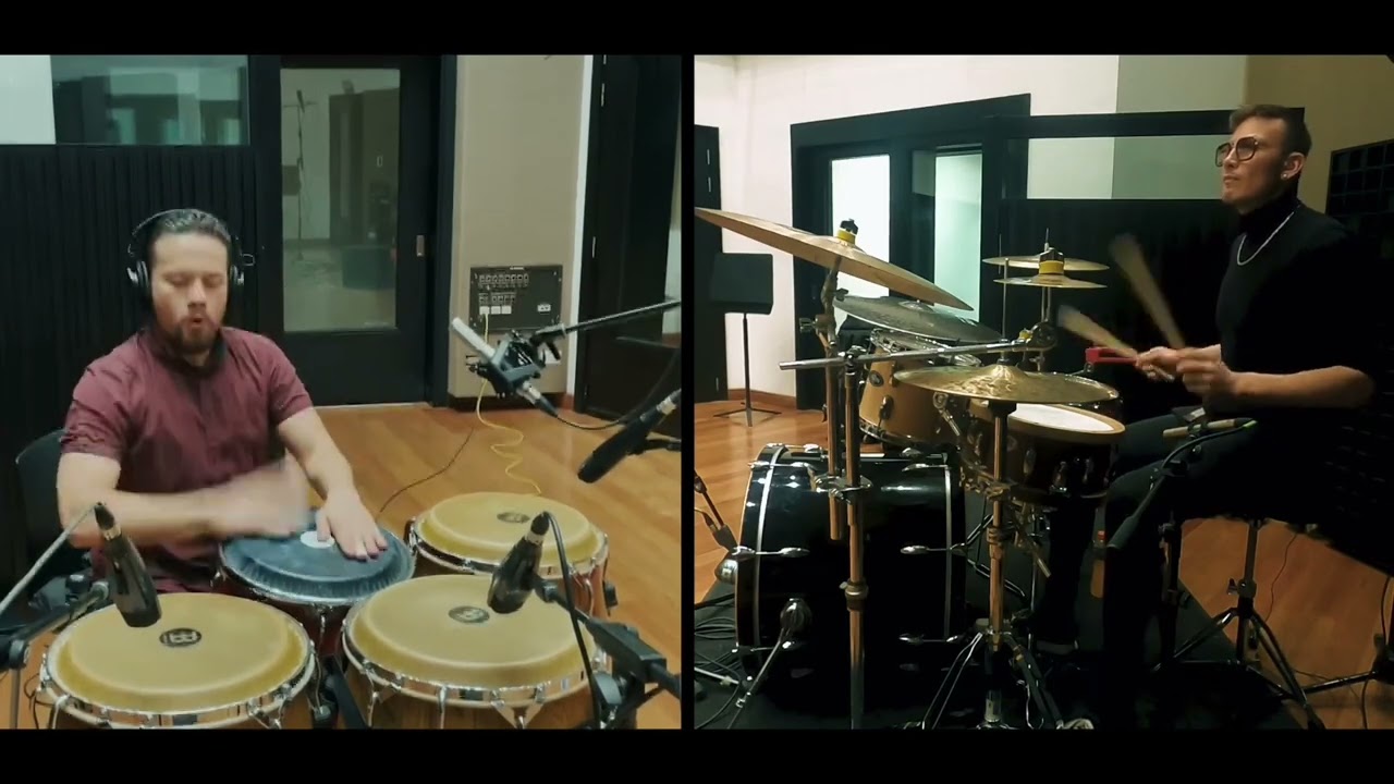 La mecánica percussion duet  ( Fabio Ortiz congas )
