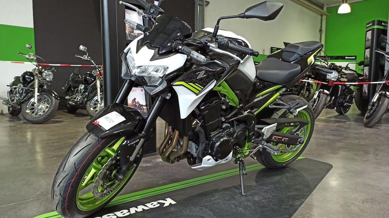 2021 Kawasaki Z900 // Color Pearl Blizzard White