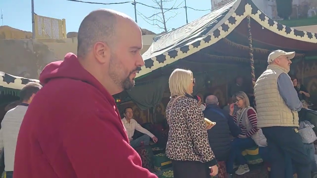 El barrio medieval de la Vila de ONTINYENT (Vcia) y el Mercado Medieval de hoy domingo 22-02-2026.