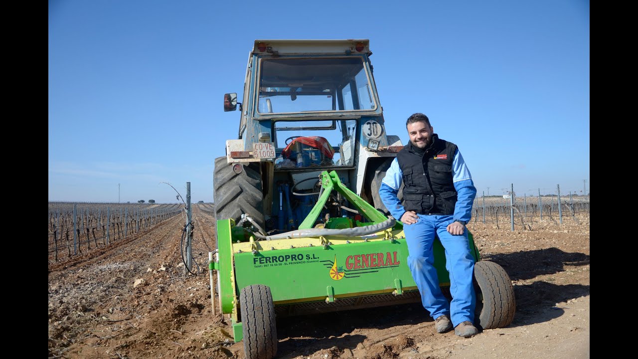 Triturador General Agrícola TRS-3H-VS 1800  & Barredora de sarmientos Rectimansa