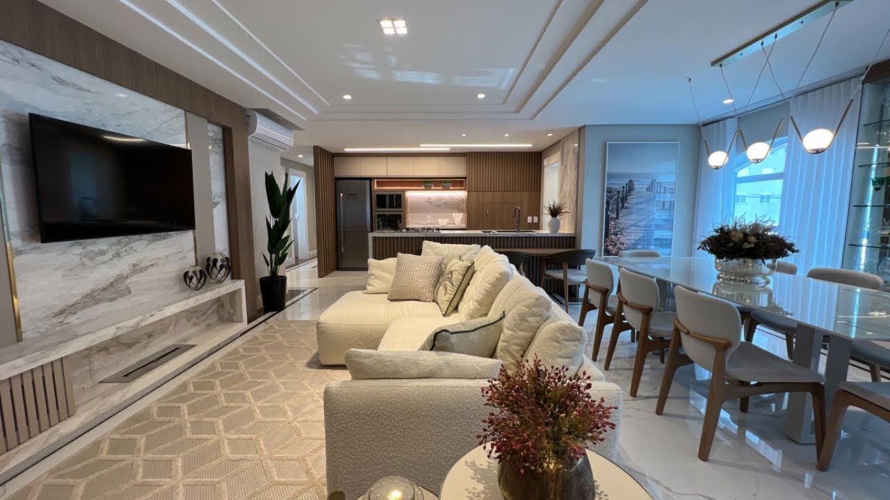 SURPREENDENTE APARTAMENTO LUXUOSO ESTILO NEOCLÁSSICO UM POR ANDAR.