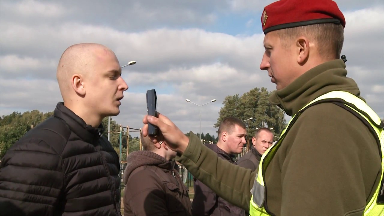 Tarnybą pradėjo beveik 1000 šauktinių