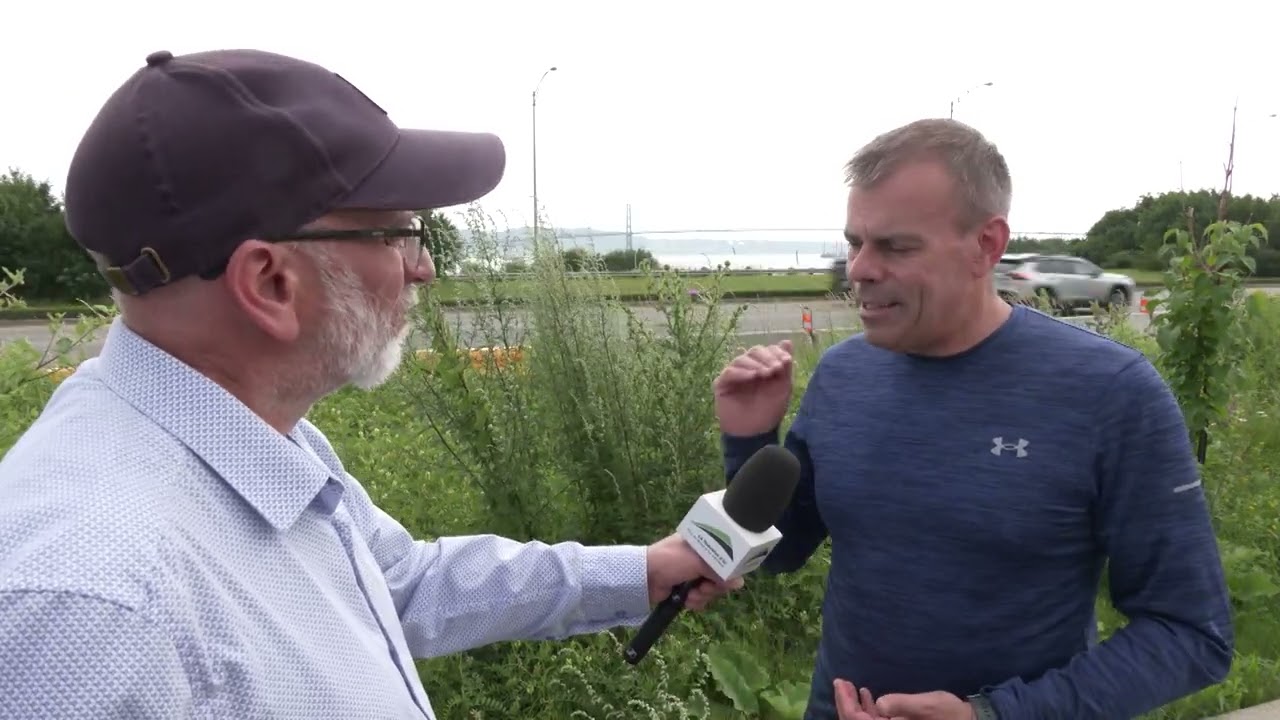 Explications de Nicolas Vigneault sur les travaux actuels du nouveau pont de l'Île d'Orléans