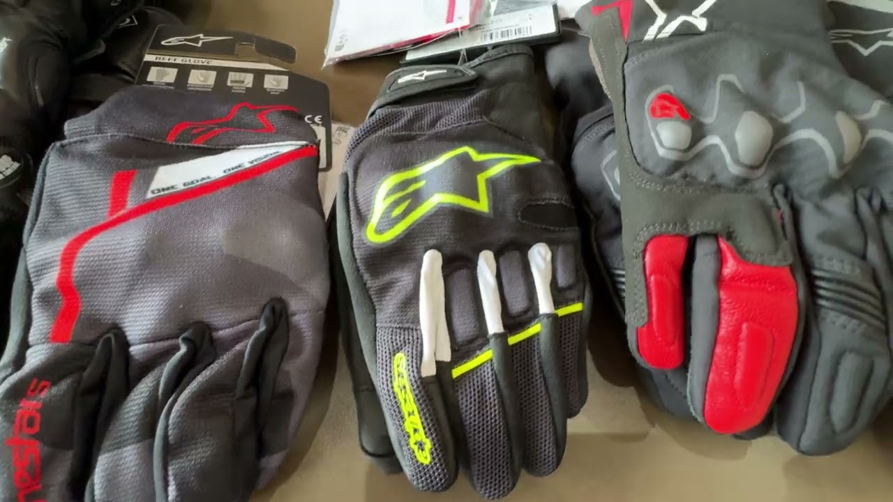 Luvas top de linha para grandes aventuras de moto.