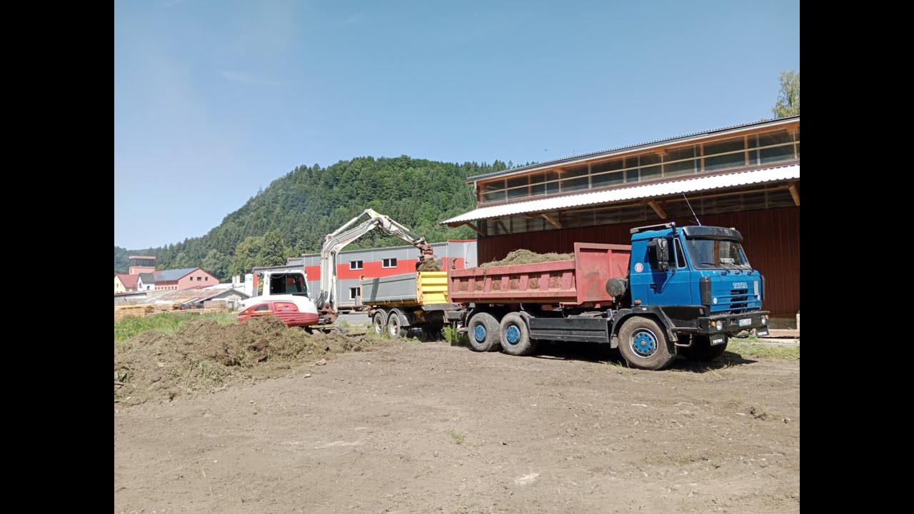 Tatra 815 e2 v soupravě/ převoz zeminy/ celková 43t/ pohled z kabiny