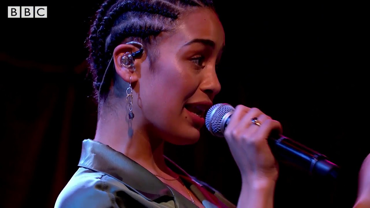 Kali Uchis & Jorja Smith performing “Tyrant” on Later... with Jools Holland