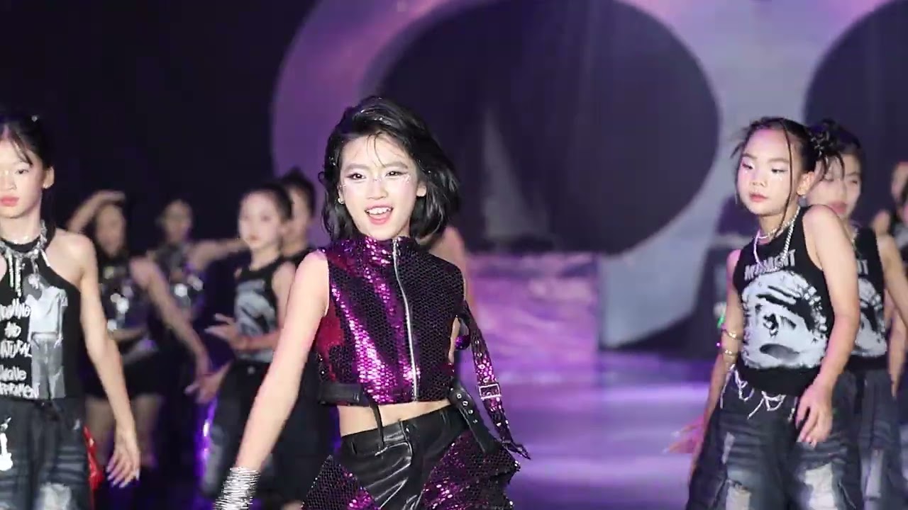 [INFINITY - TRANTHANHMAN FASHION SHOW 2025] 'Mashup Nhạc Sàn' | Zumba Lạng Sơn ft. TADA TEAM