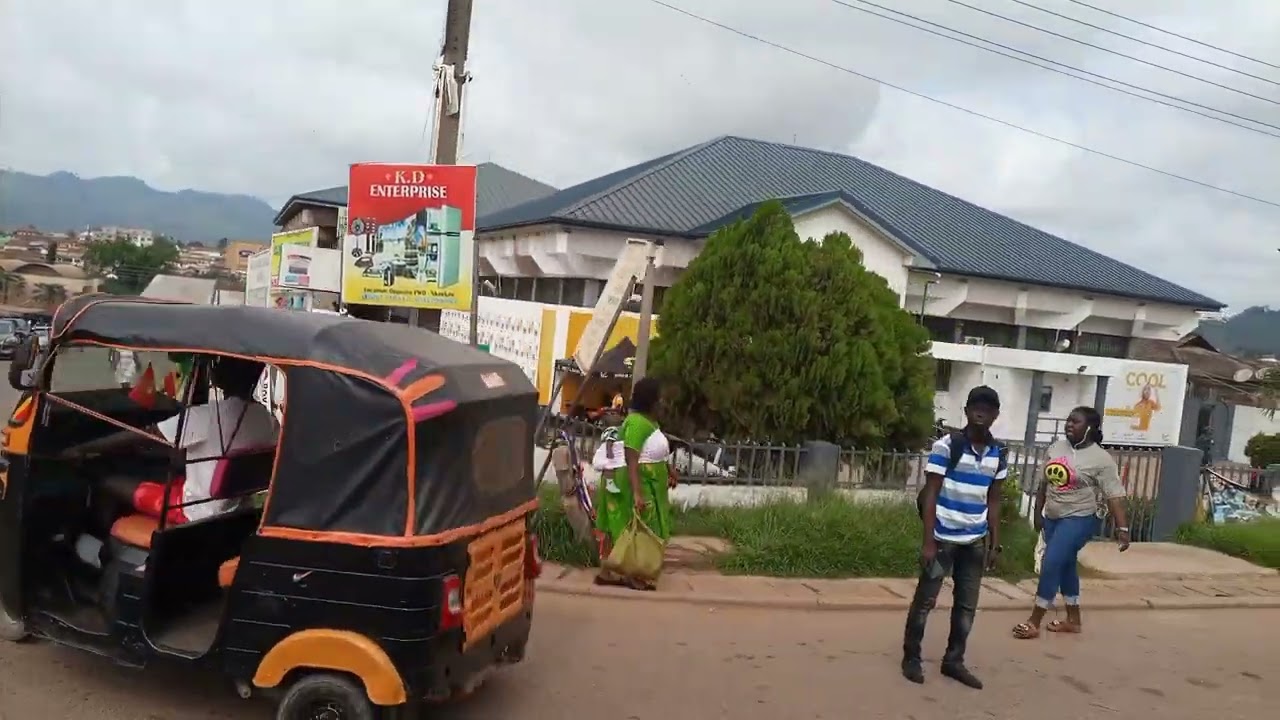 ДОБРО ПОЖАЛОВАТЬ В НКАВО, СТАРШИЙ БРАТ ВСЕГО ГОРОДА КВАХУ #kwahu #abizitv #ghana #vlogging #vlogs