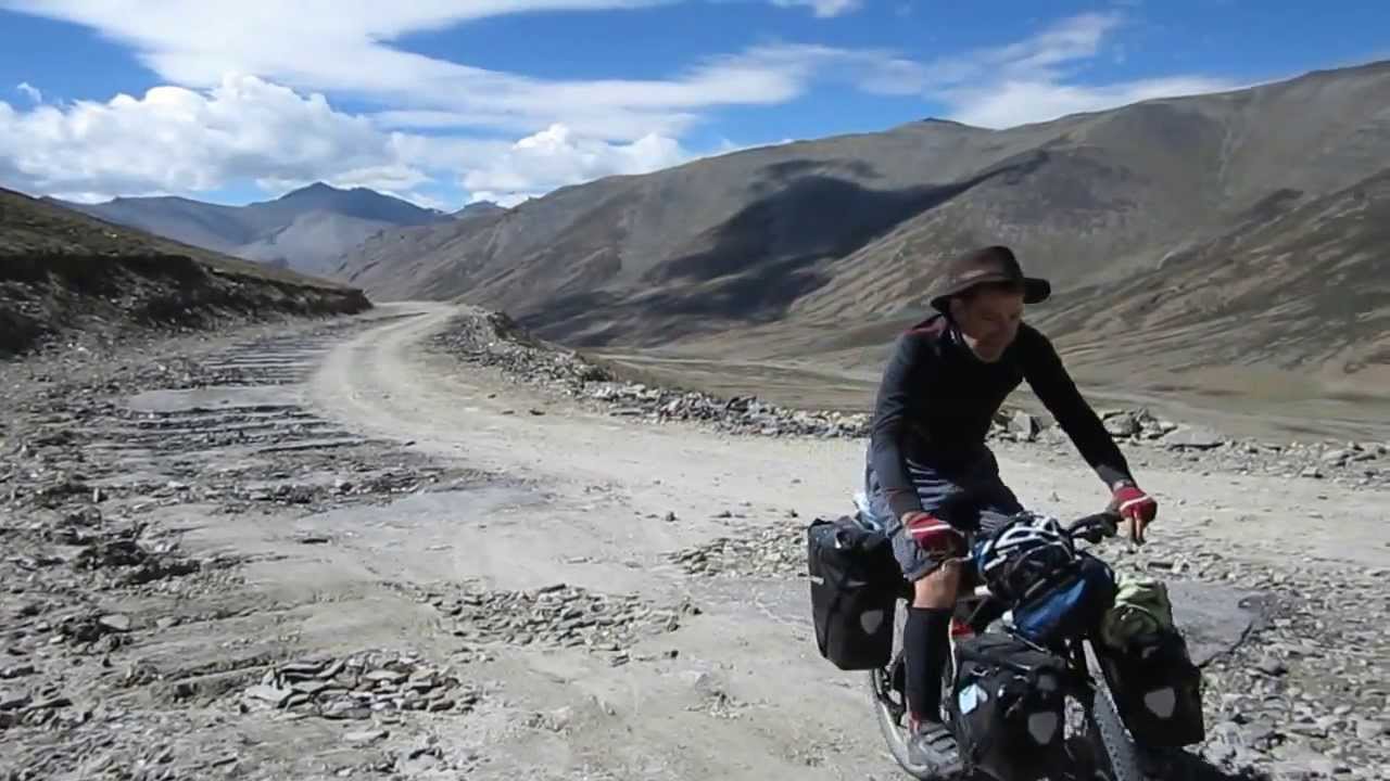 Manali-Leh / Khardung La on a foldable bike
