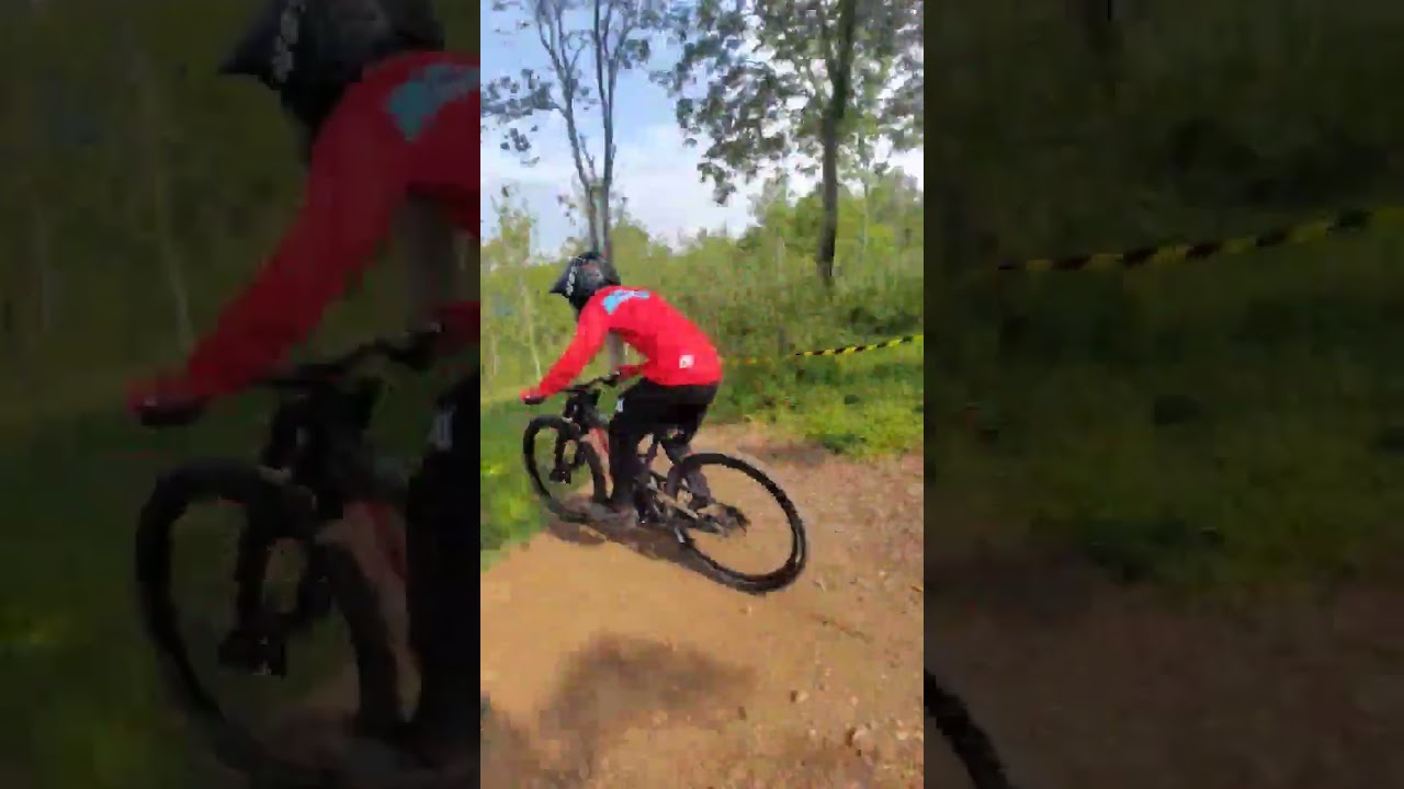 wooo liar banget di kandang pitik bike park #downhill #mtb #mountainbike #shorts #fyp #viral