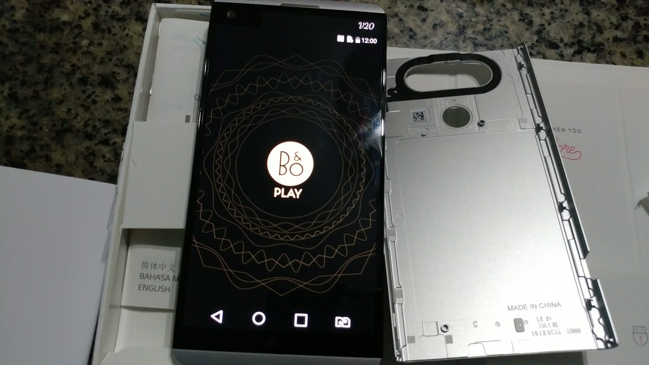 LG V20 phone unboxing and apps