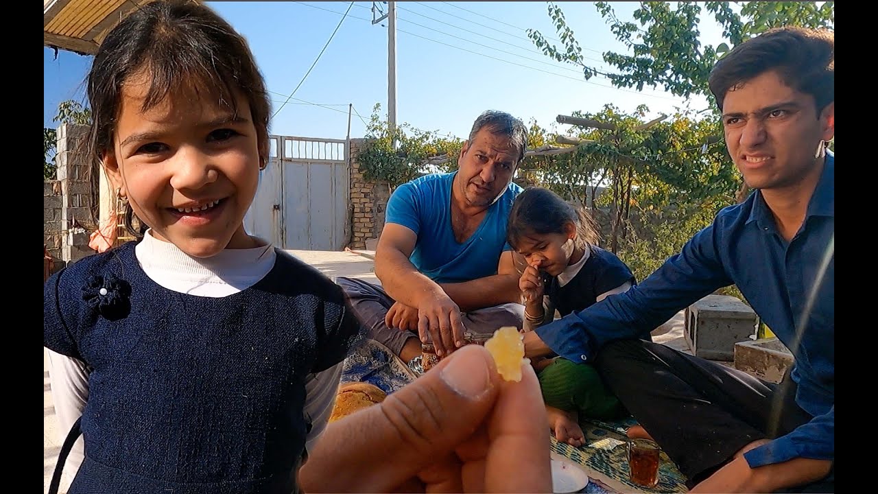 GÜZEL İNSANLAR! Otostop'da İran'lı Aile Evine Götürdü/259