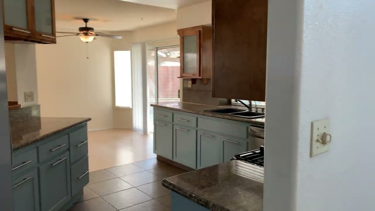1005 Sand Creek Dr, Bakersfield, CA 93312