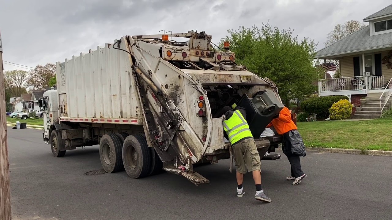 Garden State Removal Co Peterbilt 320 Leach 2Rll Garbage Truck With Old Cans Routes