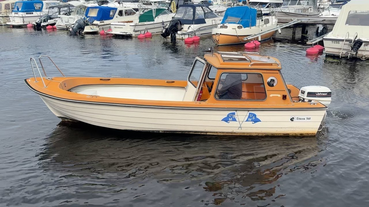 Köp Båt Utter 560 med Johnson 50hk på Klaravik