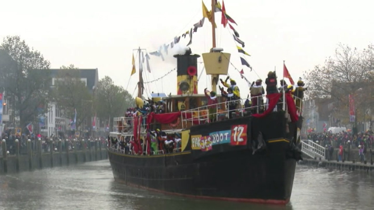 Sinterklaas arriveert in Maassluis
