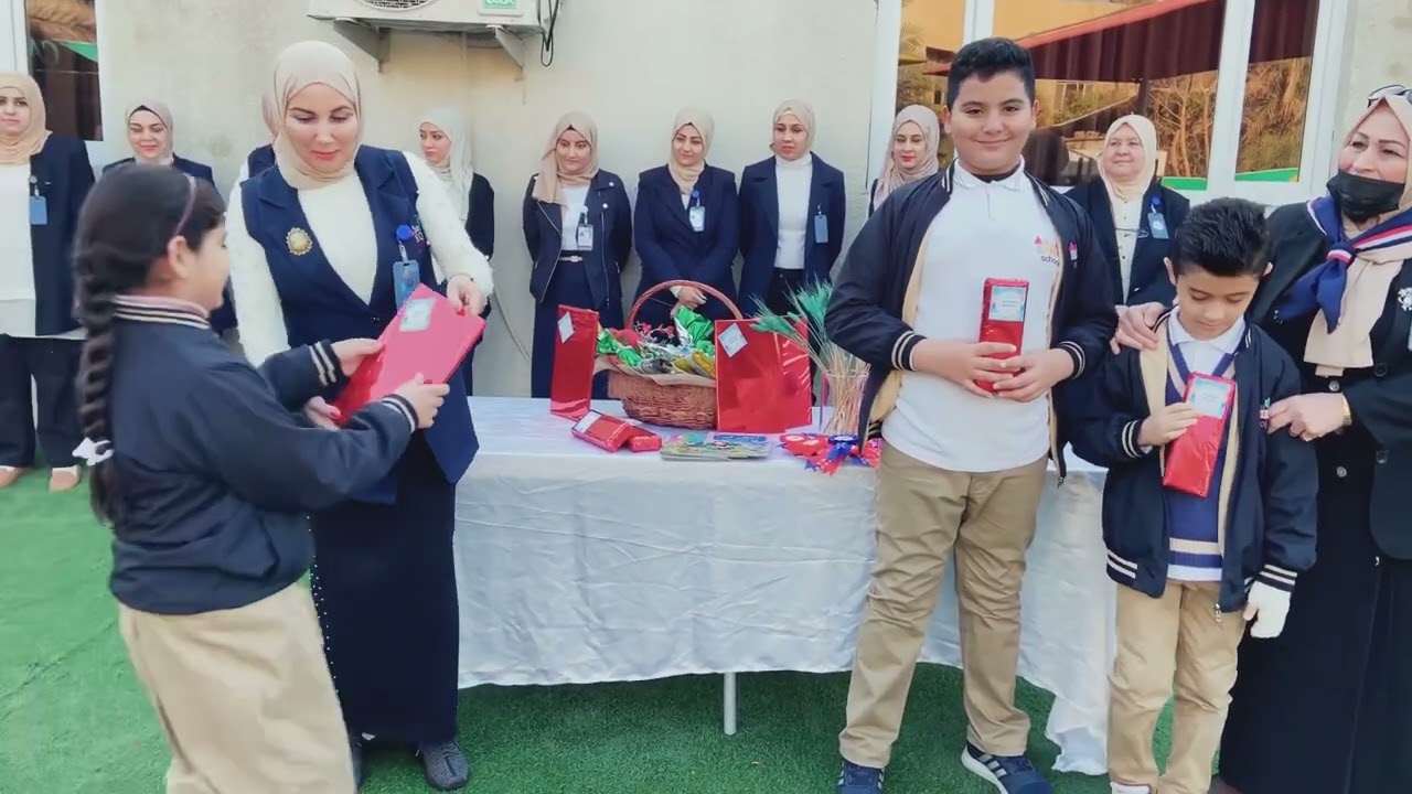 تكريم التلاميذ الاوائل 2023/2/23 في مدرسة البيت الثاني