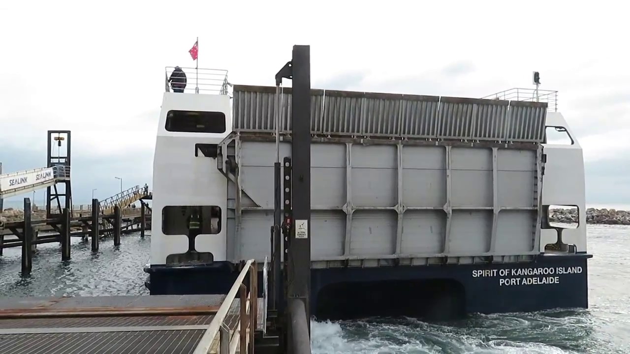 Kangaroo Island Ferry arriving/unloading/loading/departure (17/05/2018)