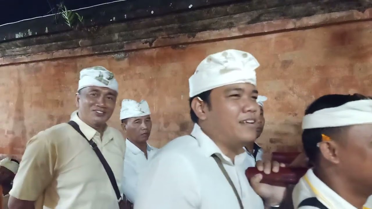 Ngelukar Ring Pura Meru Usaba Pura Meru Cakranegara Lombok 7 Oktober 2025 Part 1