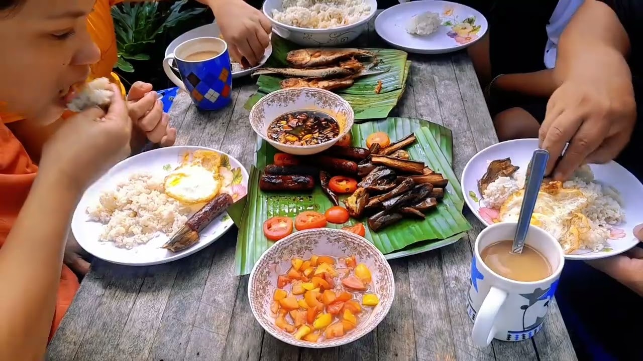SIMPLE LIVING: PLANTING & COOKING PINAKBET & BREAKFAST IN THE PROVINCE | SWEET GUZMAN