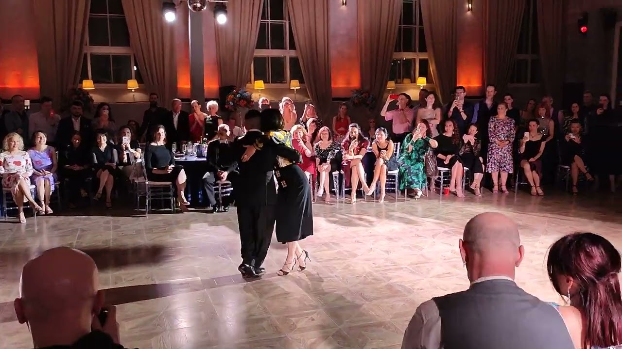 Veronica Palacios y Jonatan Aguero