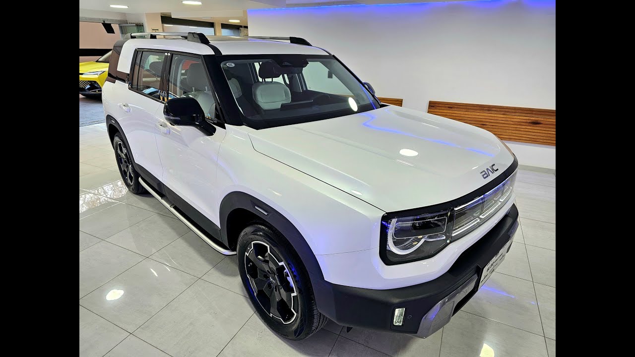 BAIC BJ 30 HYBRID 4WD - White Pearl