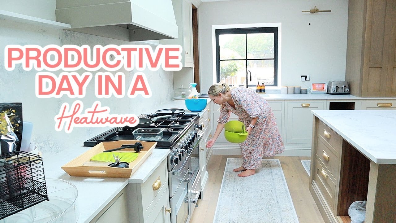 GET IT ALL DONE! Cleaning, Workout, Kitchen Organise + Dog Groom in a heatwave 🥵