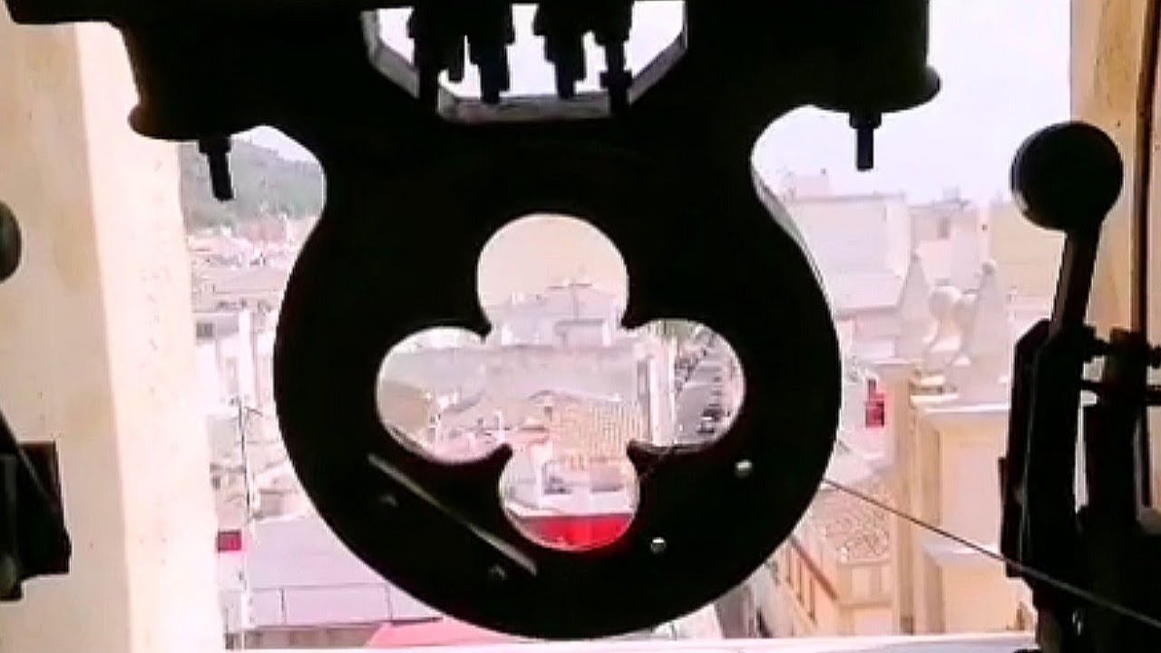 (Tavernes de la Valldigna) Volteo de campanas en la Parroquia de San Pedro