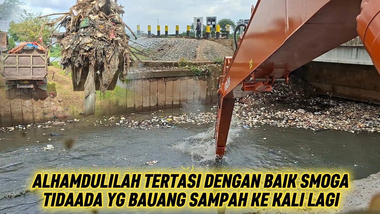 ❗️PENGANGKATAN SAMPAH DI DAWUAN TENAH CIKAMPEK YG TERSANGKUT
