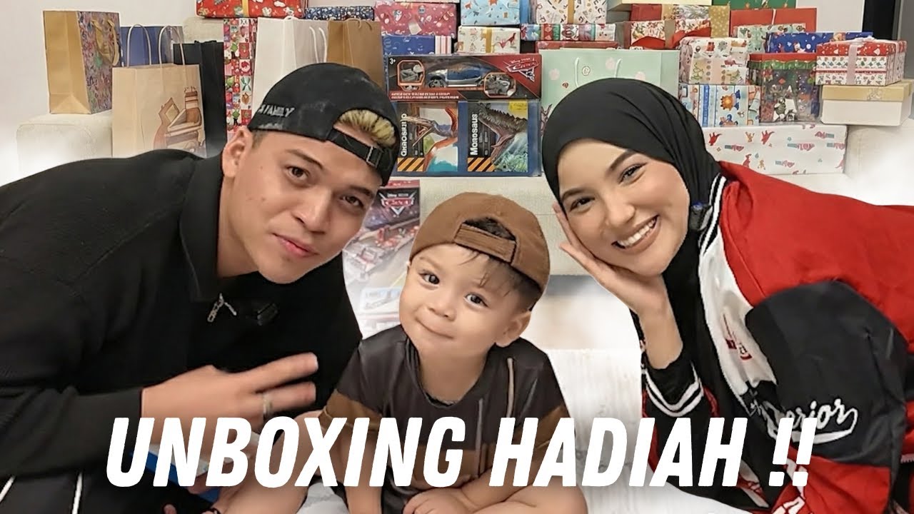 UNBOXING HADIAH BIRTHDAY RIAZ!! BANYAK GILA!!