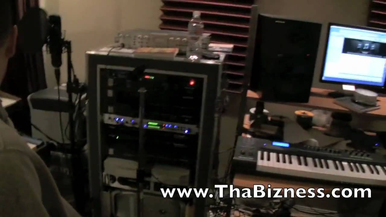 Dj Khalil Sits With Tha Bizness x Jake One In His Studio