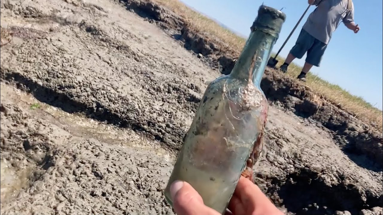 Mudlarking the San Francisco Bay With Arnie