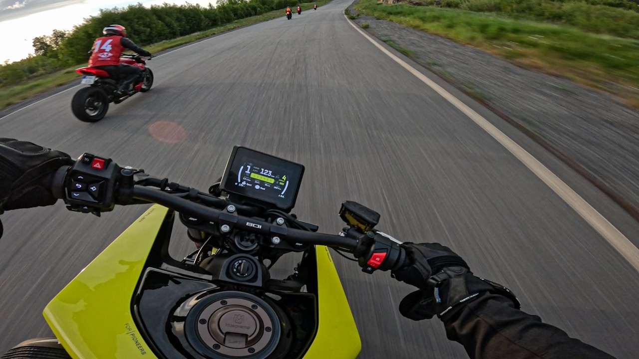 Vitpilen 801 Track Day: Can I Keep Up?