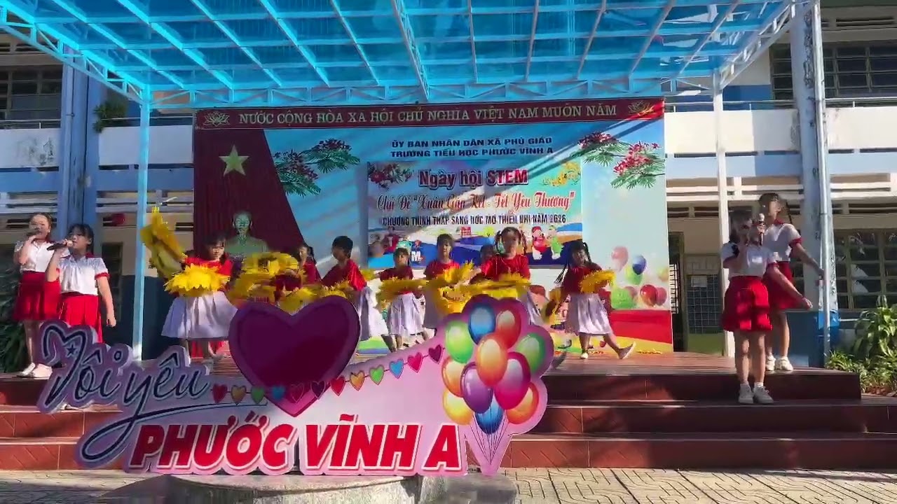 Hát múa Em là mầm non của Đảng