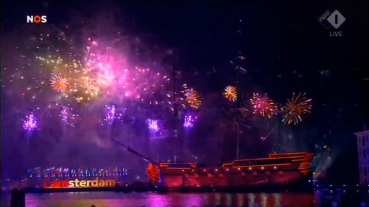 Amsterdam - New Years Eve Fireworks (2016) OFFICIAL