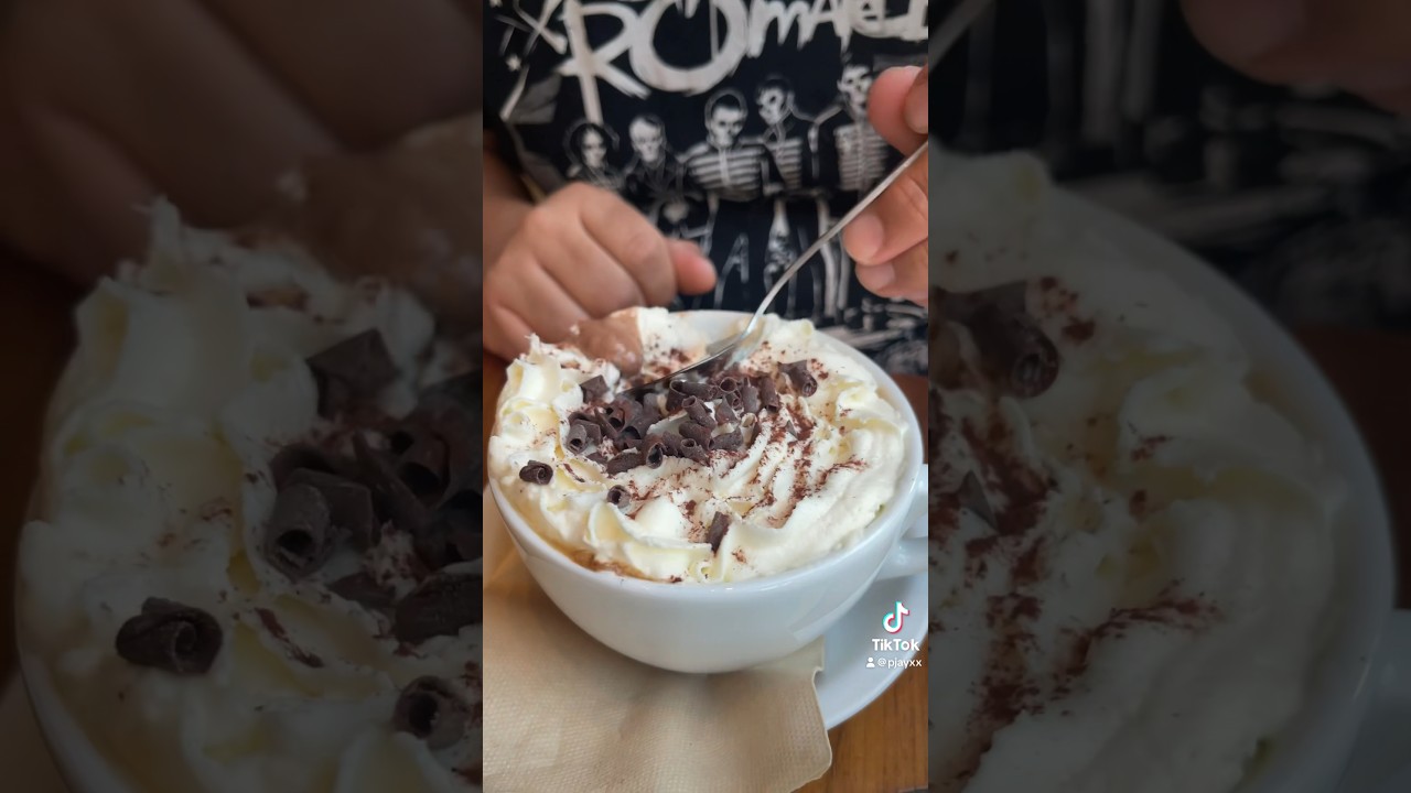 Our first time at urth caffe, relaxing place to just sit and read ✨#urthcaffe #cafe #vlog #ocvlog