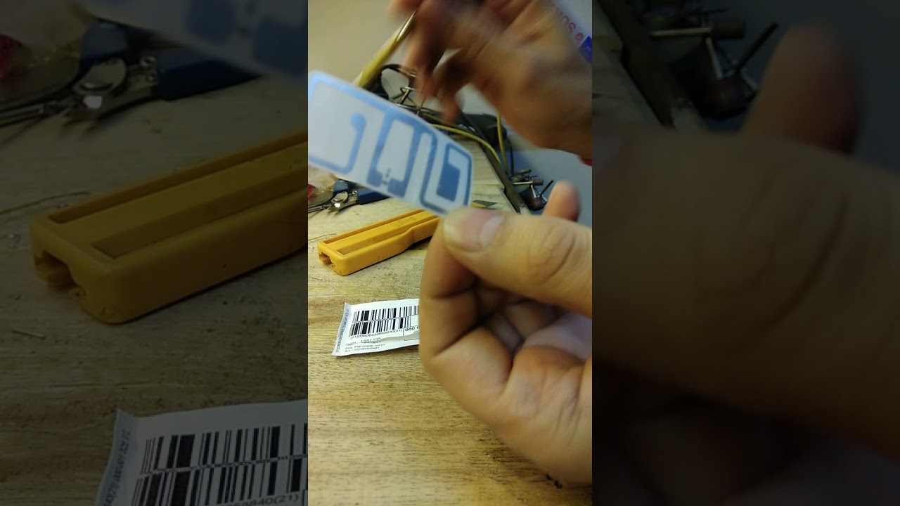 RFID TAGS, HOW RFID WORKS? RFID USES