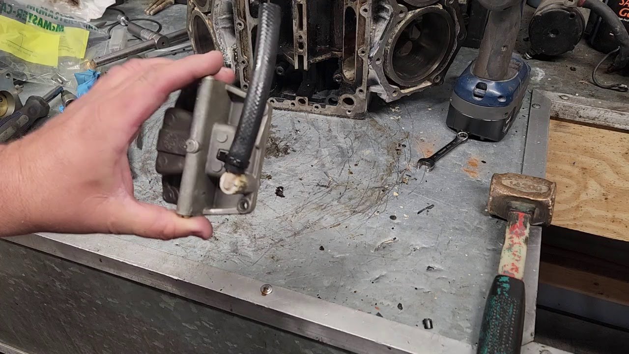 Leaking Carburetor Float Bowl Fiting Repair - Johnson Evinrude V4