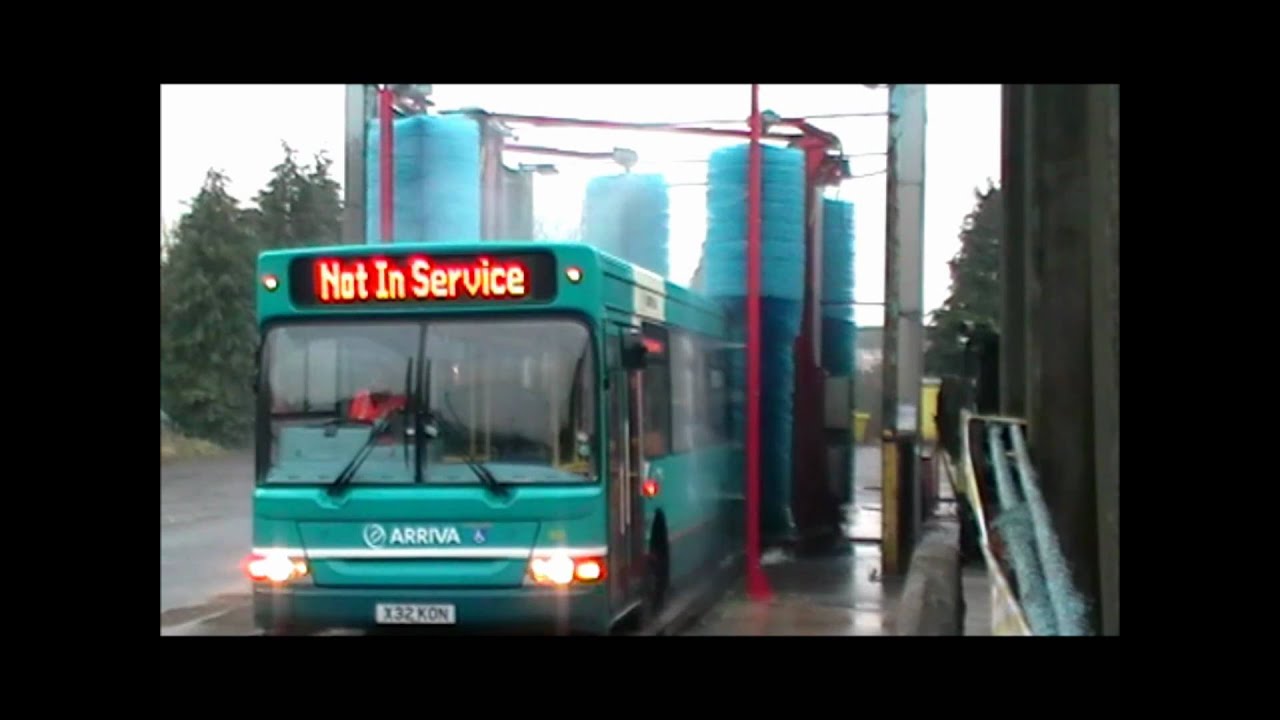 Arriva X32 KON (#869) Goes though bus wash at Arriva Winsford Depot