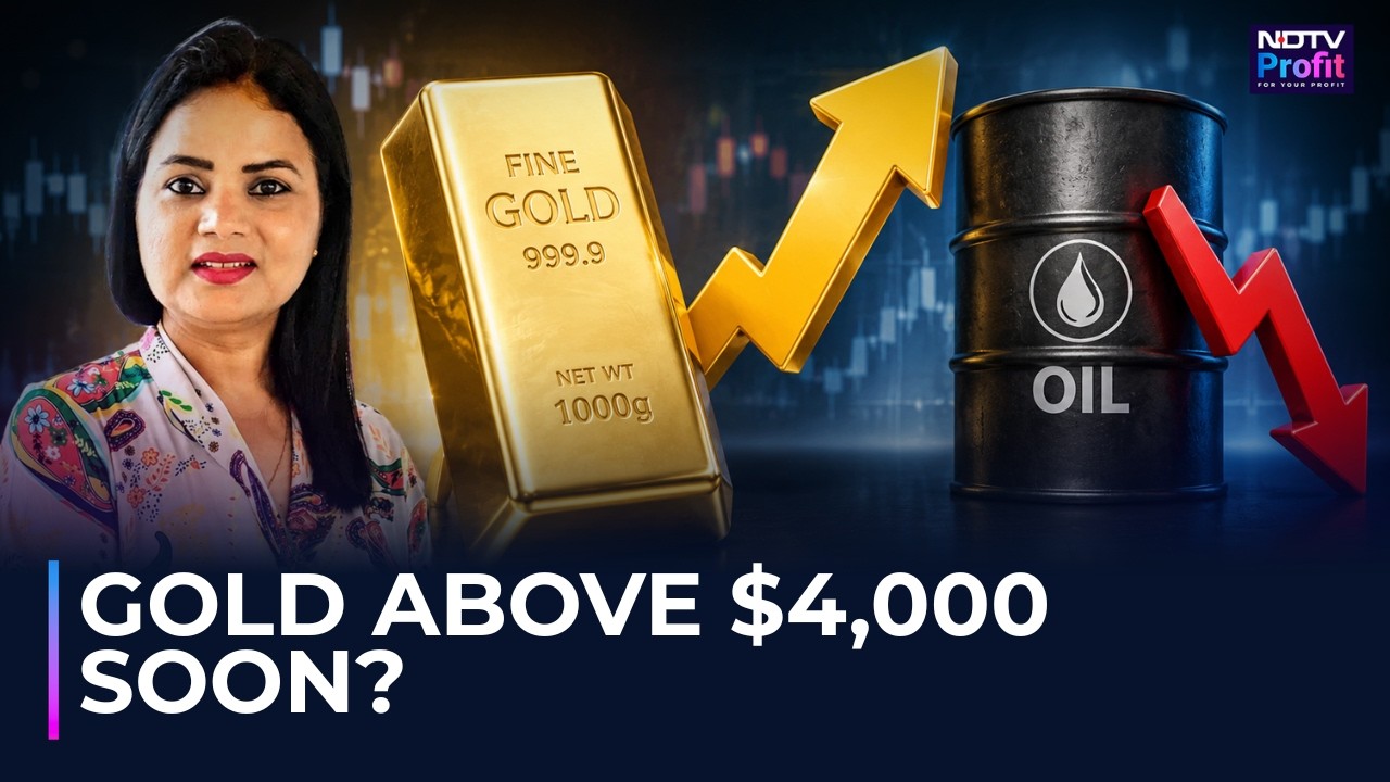 Why Gold Is Holding Firm While Crude Oil Keeps Falling
