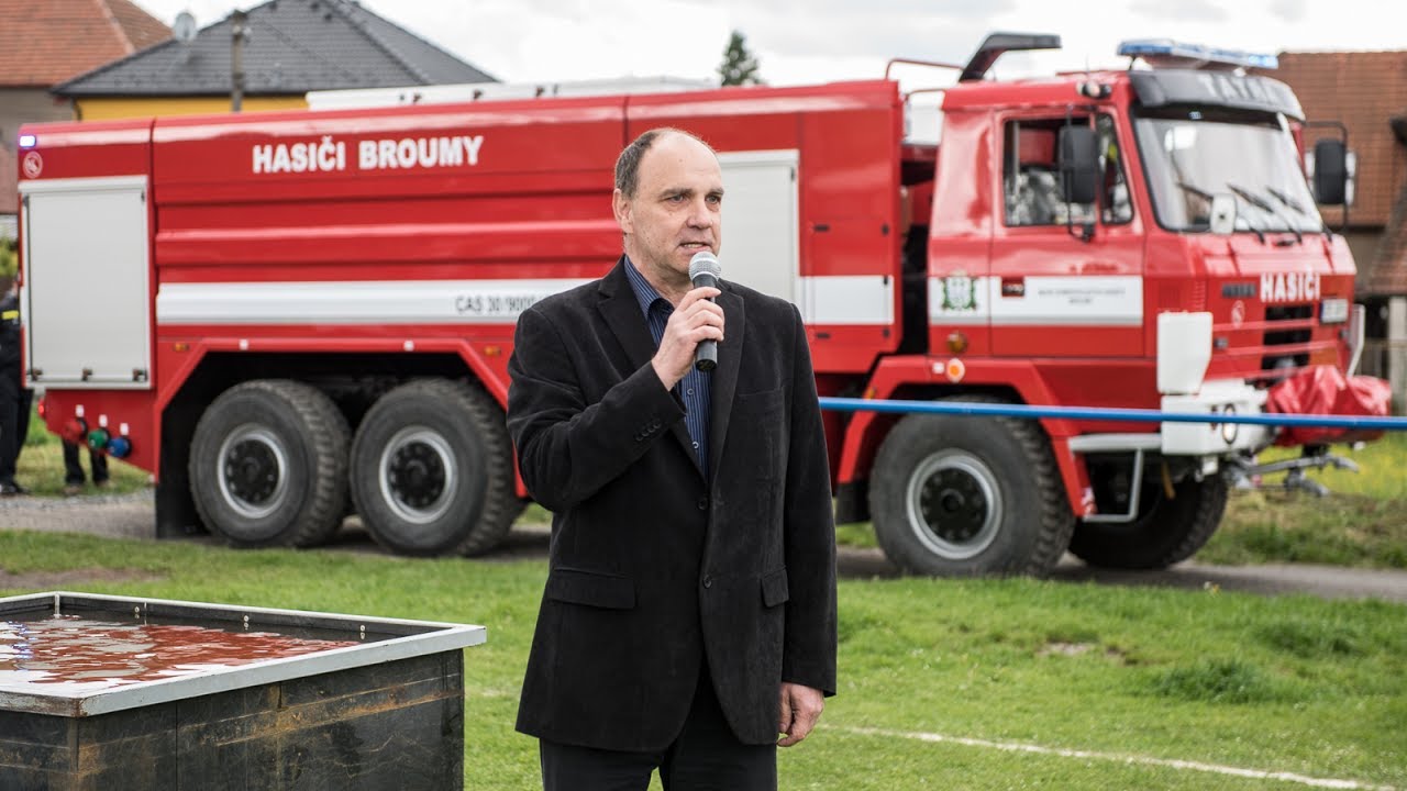 POŽÁRY.cz: Hasiči v Broumech na Berounsku zaparkovali v hasičárně repasovanou Tatru 815 od Kobitu