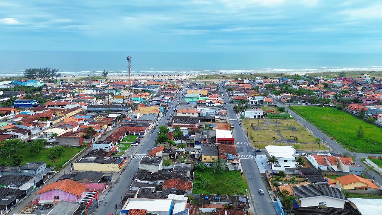 Sobrevoando Avenida Copacabana - Ilha comprida -SP