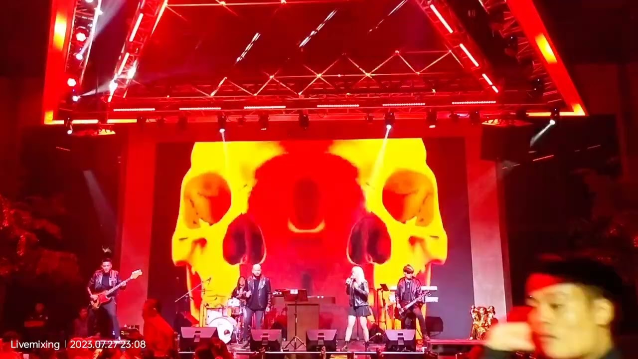 Special live performance by Bugshow at The CABIN BOGOR keren abis