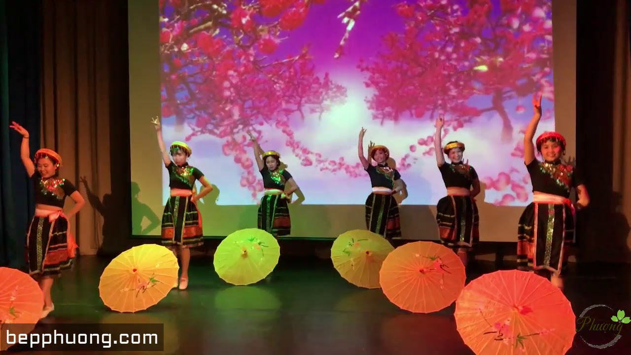 XUÂN VỀ TRÊN BẢN LÀNG của đội múa RUDN 2018