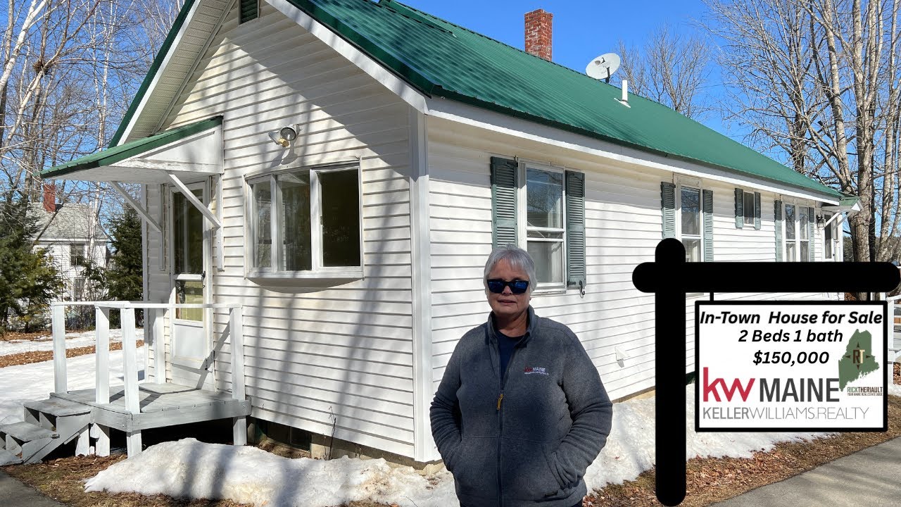 Charming In-Town Ranch for Sale in Lincoln, Maine!