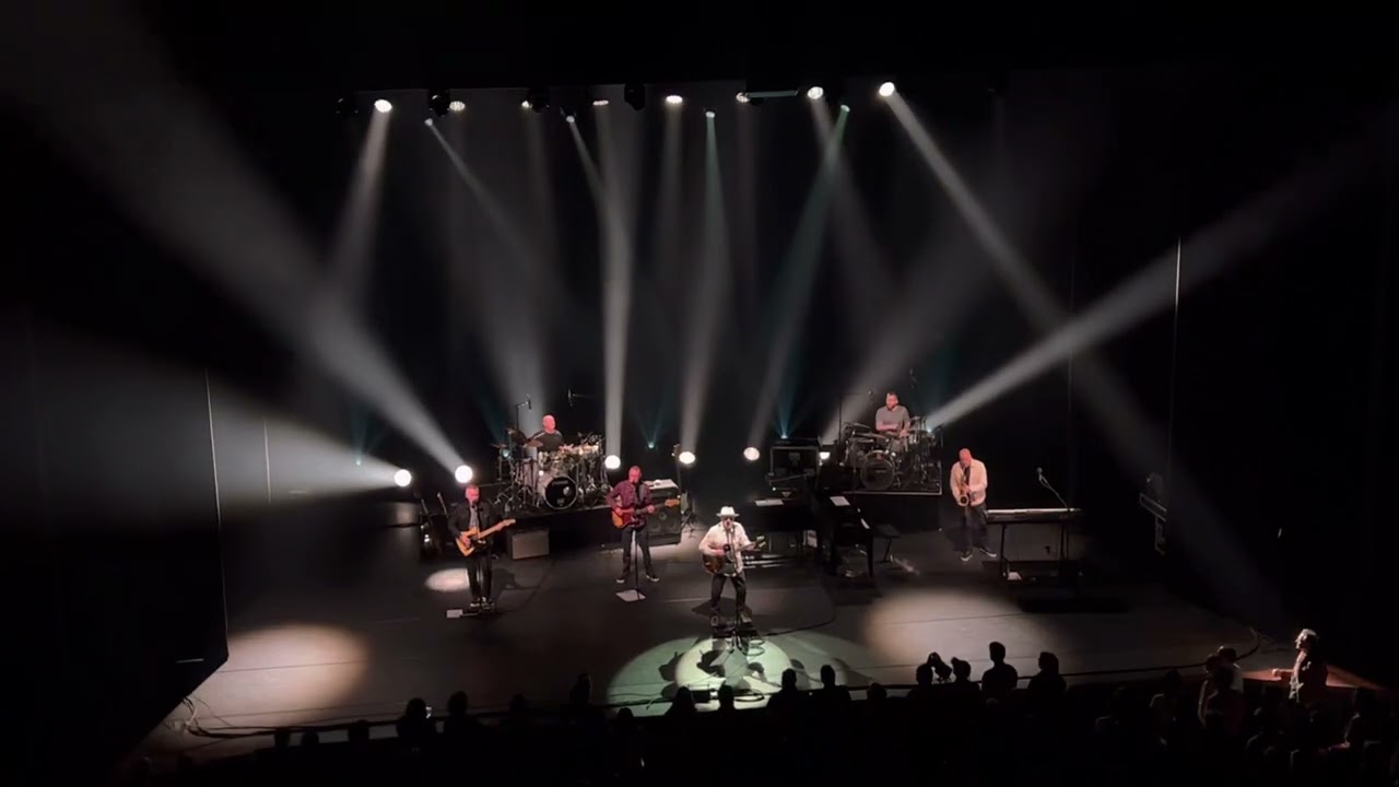 Paul Carrack live - Don't shed a Tear