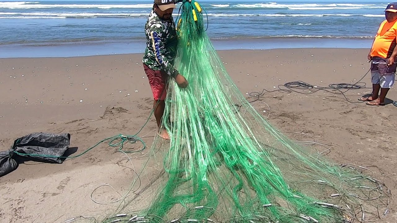 Cómo Tirar Colocar Meter una RED Trasmallo de PESCA en el Mar paso a paso