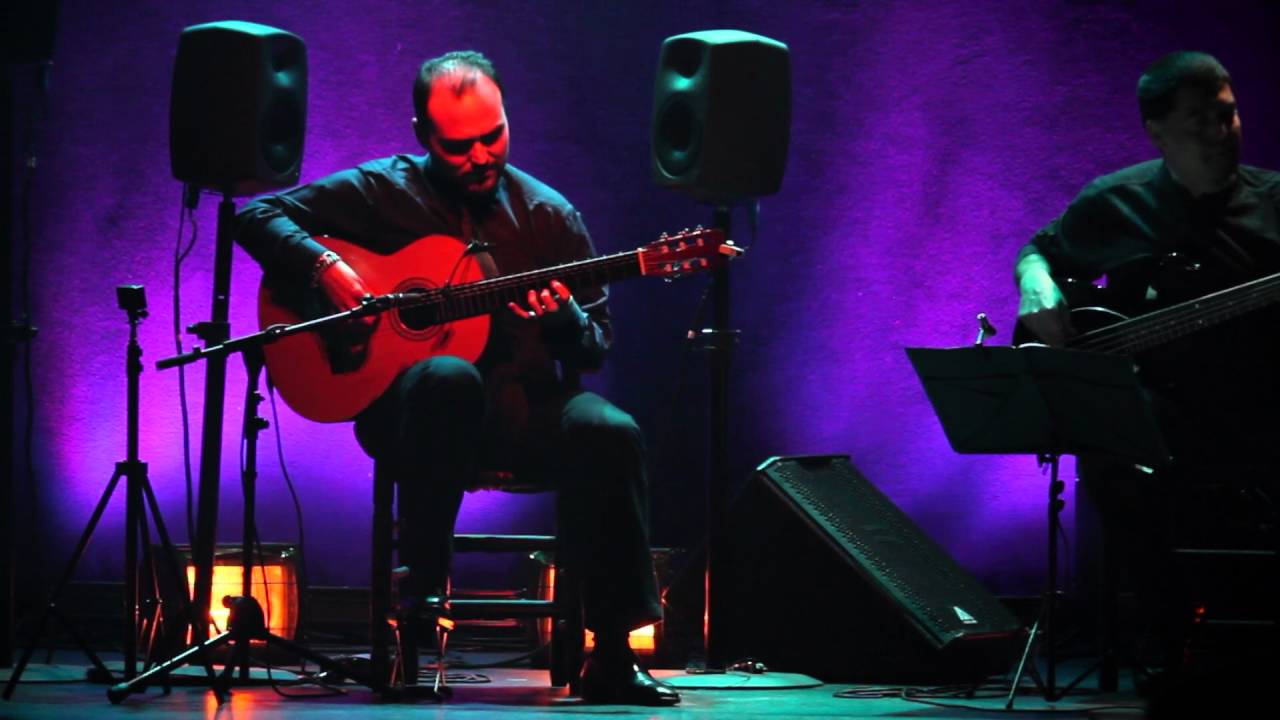SANTIAGO LARA. 
